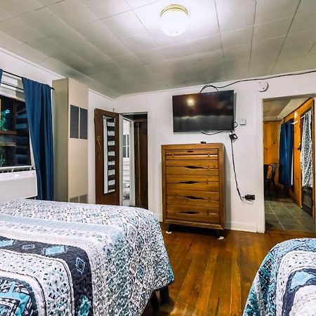 Log Cabin Motor Court Ешвілл Екстер'єр фото