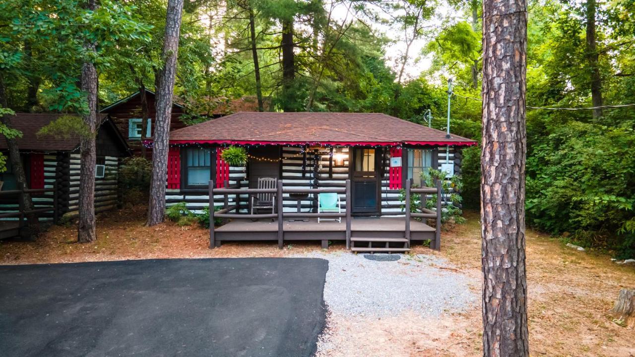 Log Cabin Motor Court Ешвілл Екстер'єр фото