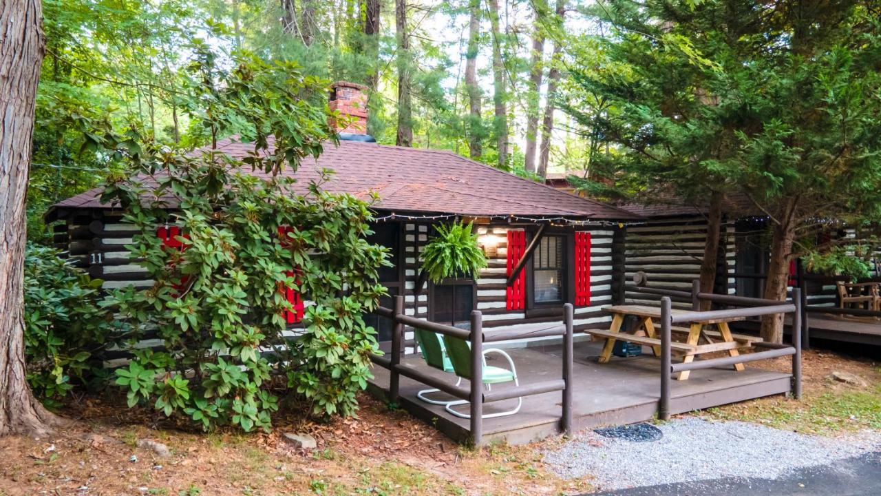 Log Cabin Motor Court Ешвілл Екстер'єр фото