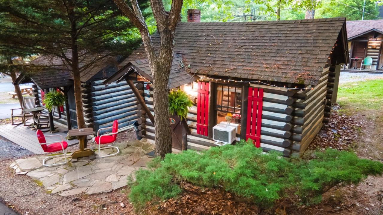 Log Cabin Motor Court Ешвілл Екстер'єр фото