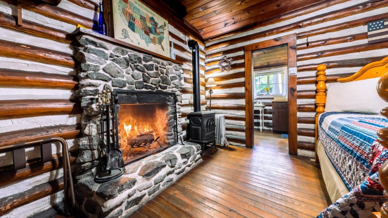 Log Cabin Motor Court Ешвілл Екстер'єр фото