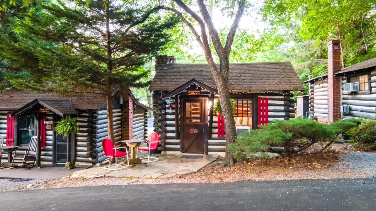 Log Cabin Motor Court Ешвілл Екстер'єр фото