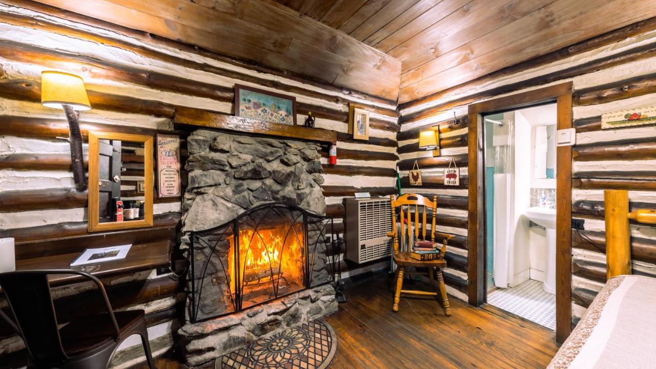 Log Cabin Motor Court Ешвілл Екстер'єр фото