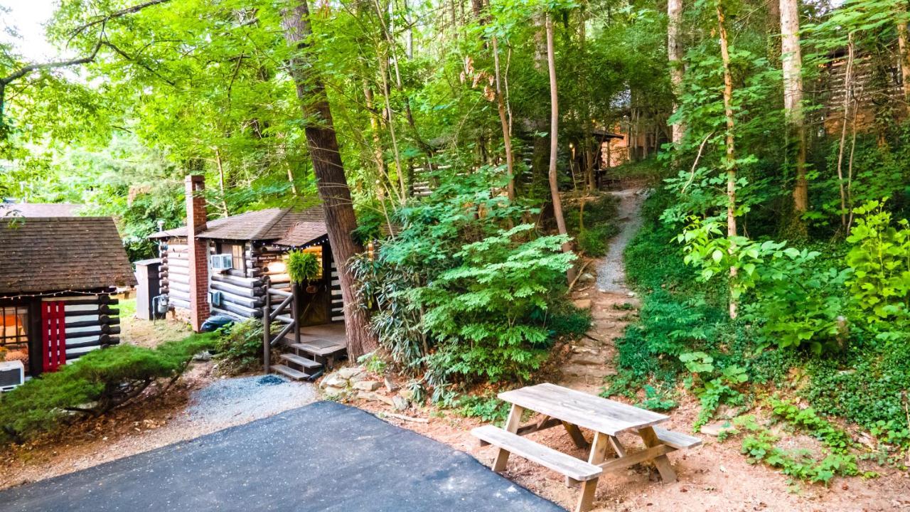 Log Cabin Motor Court Ешвілл Екстер'єр фото