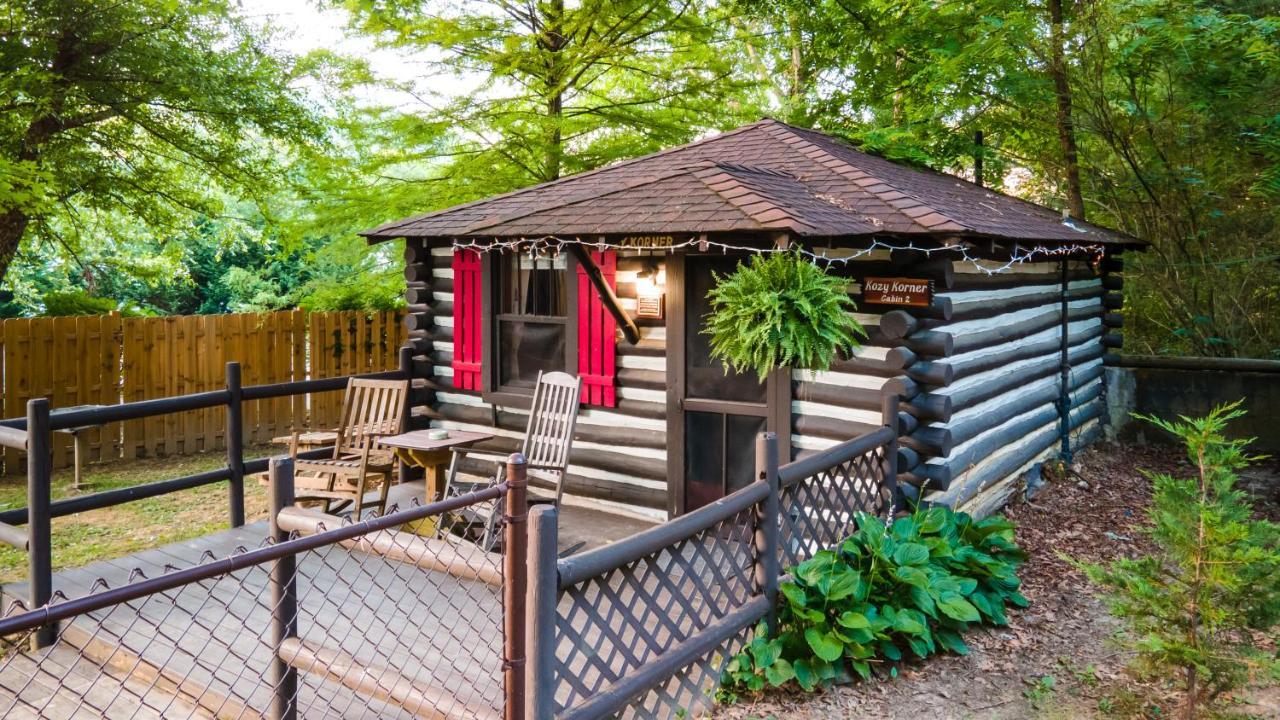Log Cabin Motor Court Ешвілл Екстер'єр фото