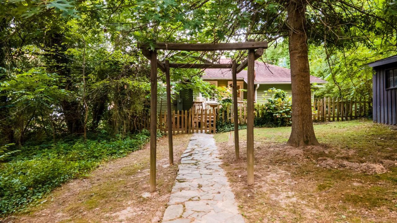 Log Cabin Motor Court Ешвілл Екстер'єр фото